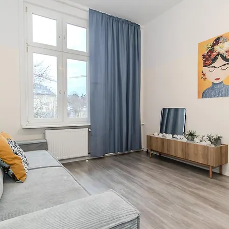 Platinium White - Aleja 44 Apartment